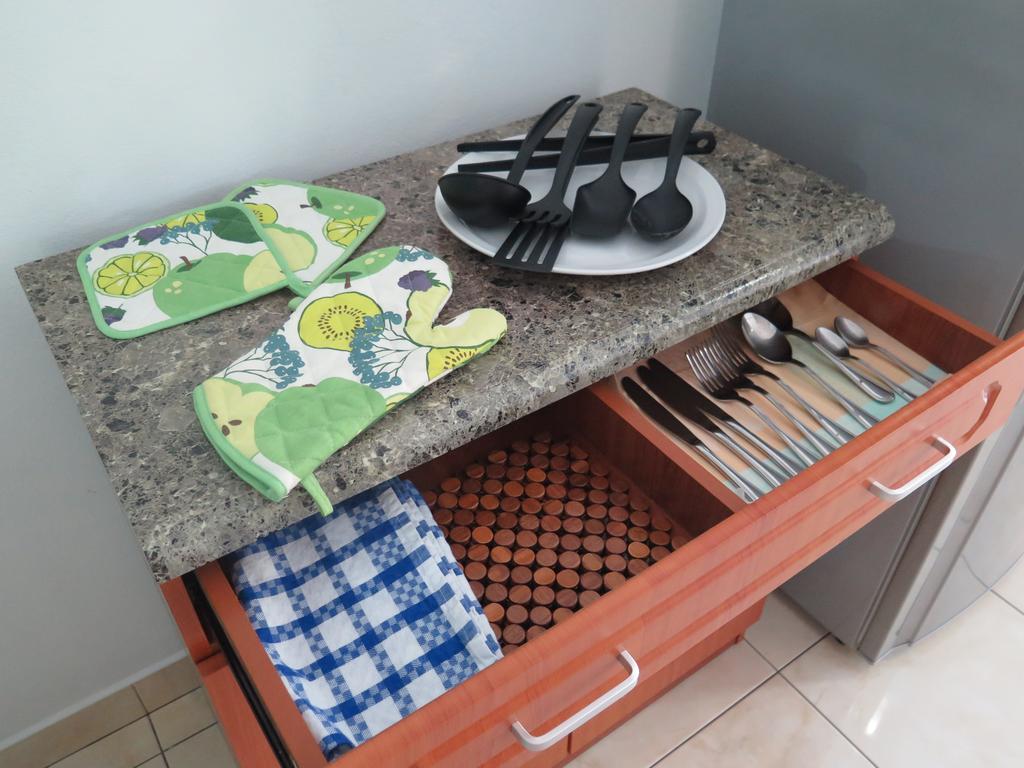 Fadine Self Catering Apartment La Digue Room photo