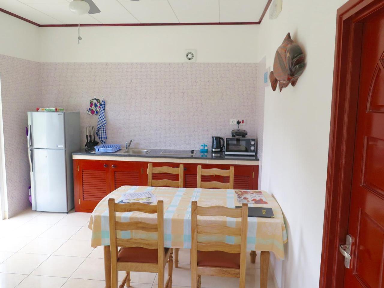 Fadine Self Catering Apartment La Digue Exterior photo